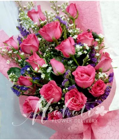 16 Elegant Pink Roses
